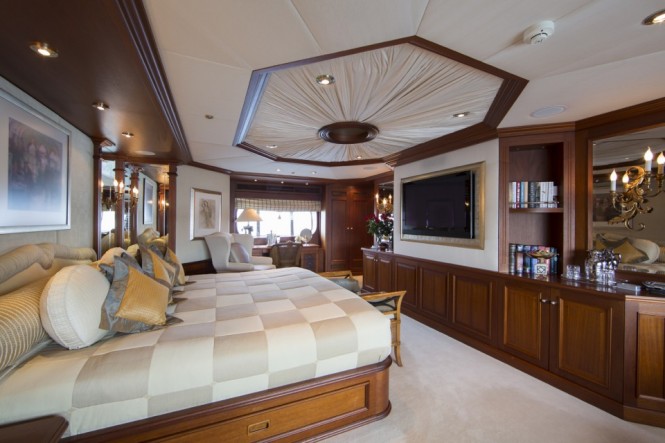 Owner suite - charter yacht MOSAIQUE Owner suite - charter yacht MOSAIQUE