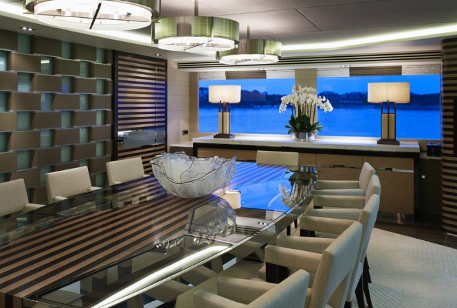 Galactica Star Yacht - Dining