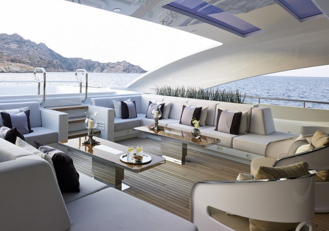 Galactica Star Yacht - Exterior