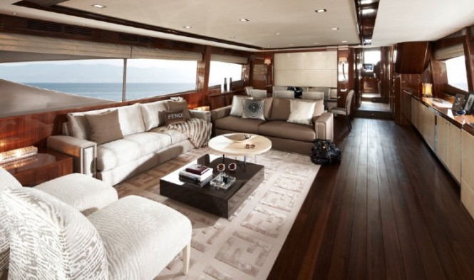Luxury yacht Princess 98 - Saloon