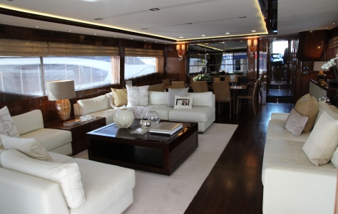 Luxury yacht Princess 98 - Saloon