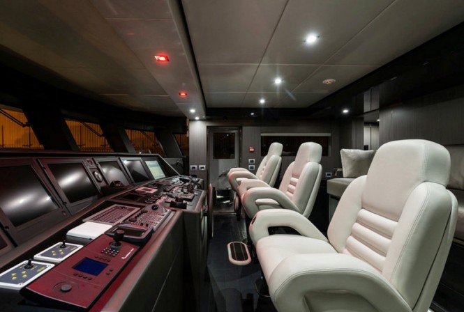 Superyacht Cacos V - Wheelhouse