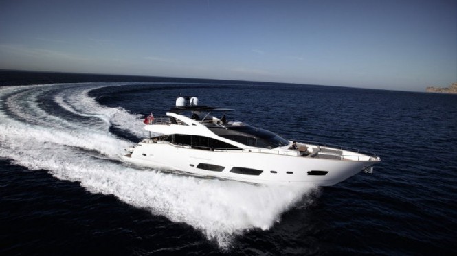 Sunseeker 28 Metre Yacht at full speed