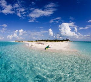 Bahamas Yacht Charters - Christmas aboard motor yacht COLD GECKO