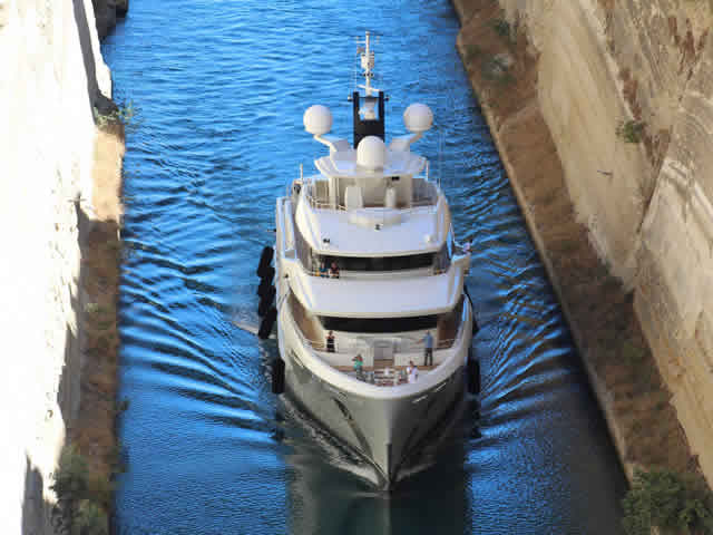 I-Nova Yacht - upview