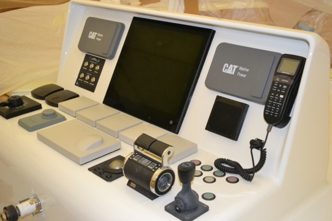 Infinity superyacht - The all improved console