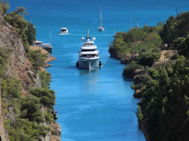 Luxury motor yacht I-Nova