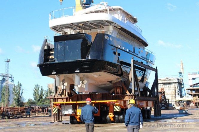 Luxury yacht Fifth Ocean 24 - aft view