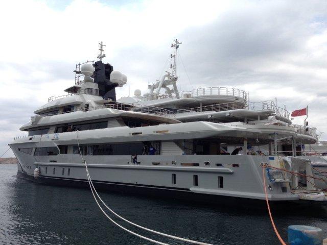 Motor yacht I-Nova on the water