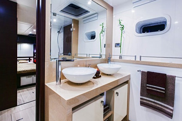 Sunreef 70 Yacht FENG - Bathroom