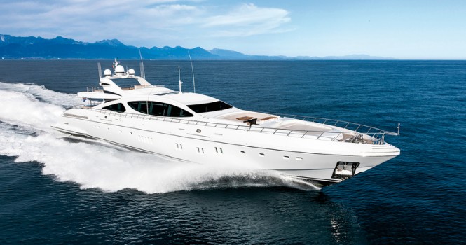 Superyacht Mangusta 165