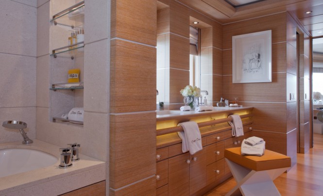 CHOPI CHOPI superyacht - Owners bathroom Owners deck