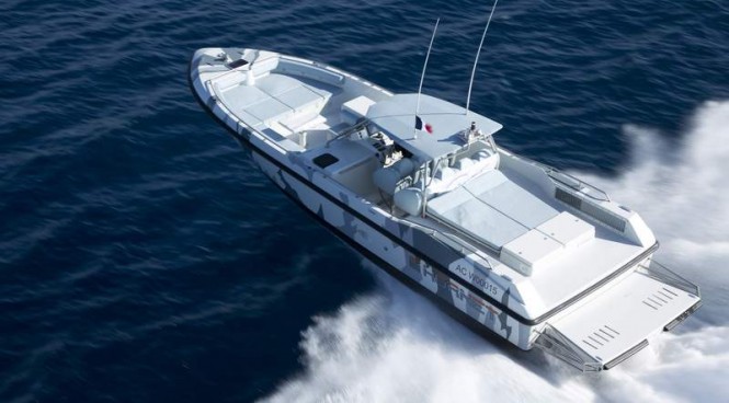 COUACH Hornet 1300 superyacht tender - aft view