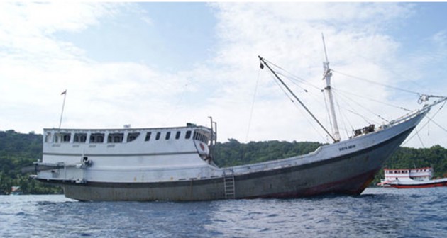Dragoon 130 before her refurbishment from an Indonesian commercial phinisi vessel
