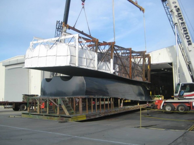 Hatteras luxury yacht GT70 mold being pulled from plug