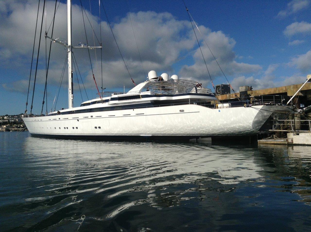 sailing yacht m5 owner