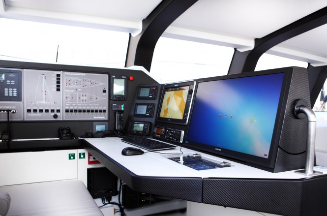 Nomade IV Yacht - Wheelhouse