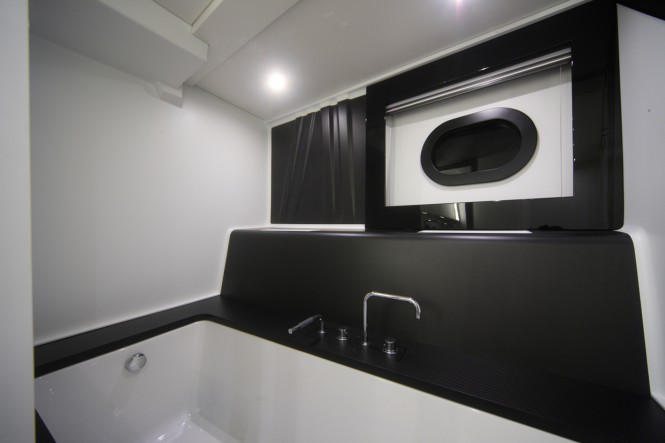 Nomade IV superyacht - Bathroom