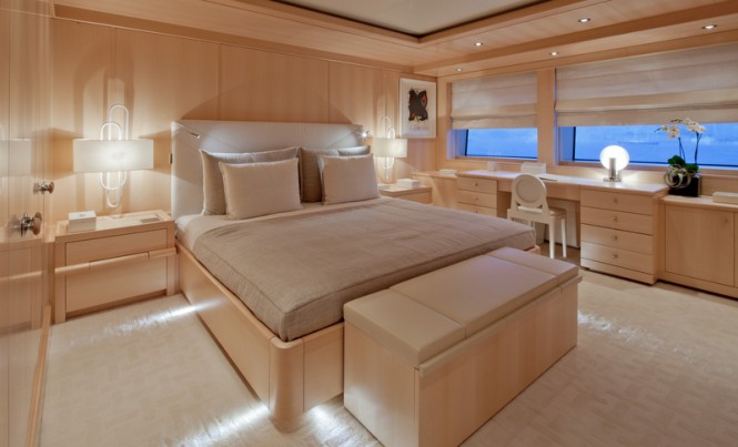 Superyacht CHOPI CHOPI - White VIP cabin main deck