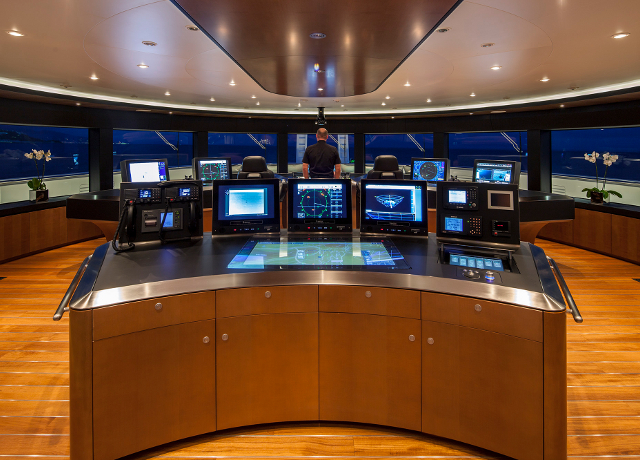 Superyacht Chopi Chopi - Wheelhouse