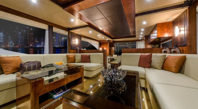 Luxury yacht Majesty 70 - Main Saloon