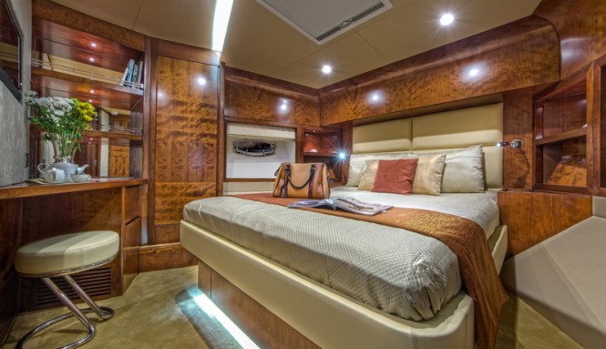 Majesty 70 Yacht - VIP Stateroom