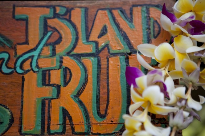 Fruit Stand Sign - Oahu Island - Photo credit to Haiwaii Tourism Authority - Daeja Faris