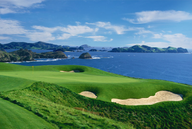 Hole #7 Luxury Lodge New Zealand   Golf Spa Resort – Kauri Cliffsb - Image credit to Kauri Cliffs