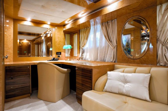 Luxury yacht Amer 100 - Studio