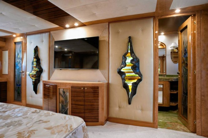 Luxury yacht Amer Cento - Master Cabin