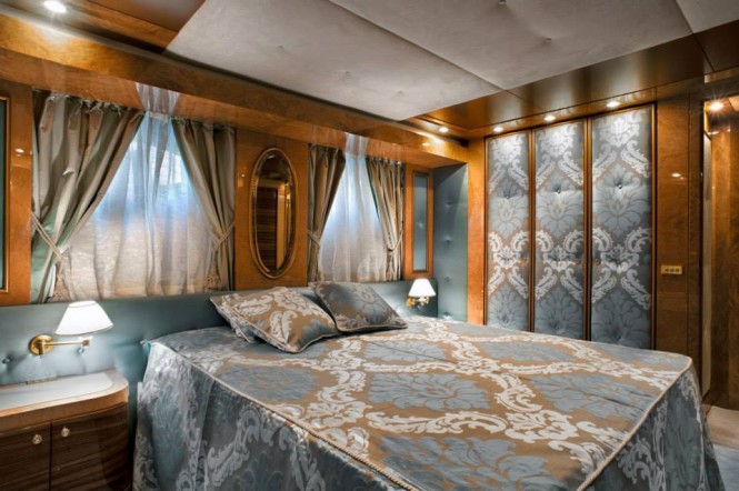 Motor yacht Amer 100 - Guest Cabin