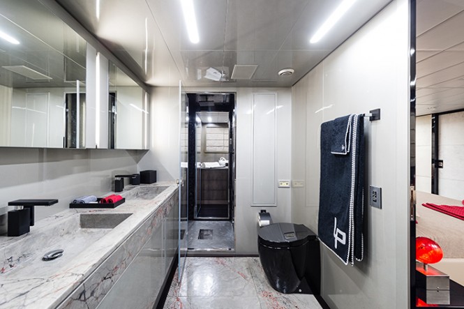Motor yacht Koji - Owners Bathroom