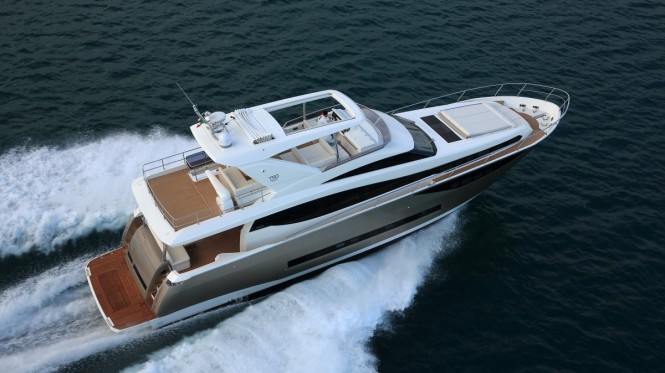 Prestige 750 Yacht from above