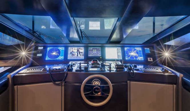 Superyacht Panthera - Wheelhouse
