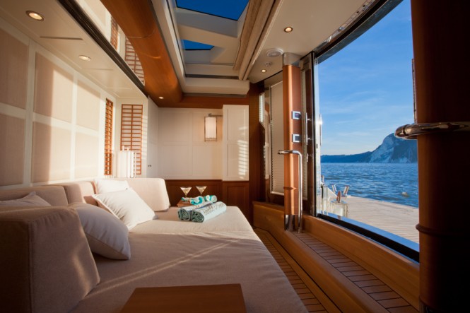 Bella Anna yacht - Beach