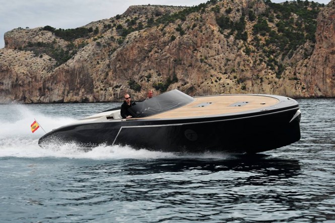 Frauscher 1017 GT yacht tender at full speed
