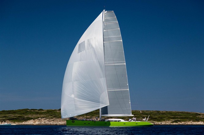 Inoui Yacht under sail - Photo by Carlo Baroncini