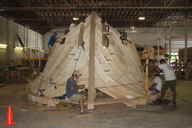 Jarrett Bay team shaping the stern of Blank Check Yacht