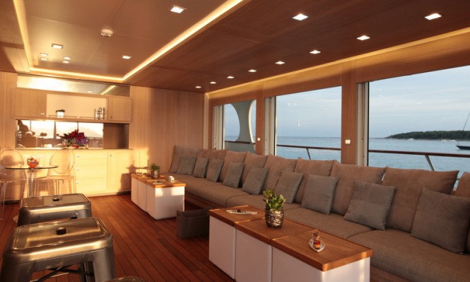 Luxury yacht Heliad II - Lounge area on the bridge deck