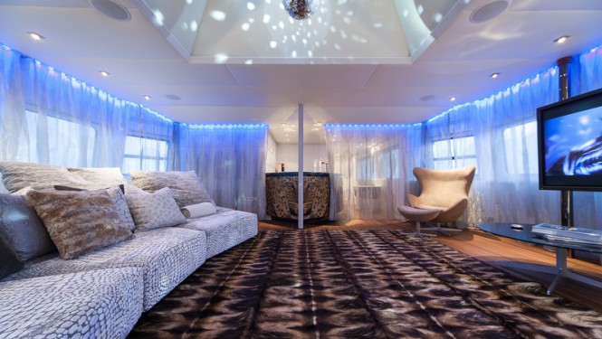 Luxury yacht Life Saga - Lounge - Photo by Giovanni Malgarini