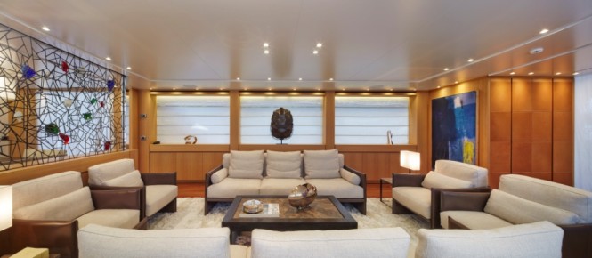 SD122 luxury yacht Alchemist Too - Salon