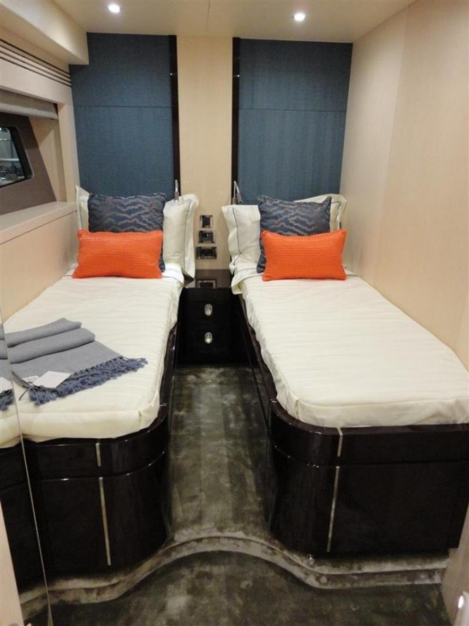 Sunseeker 75 Yacht - Twin cabin