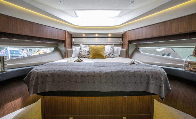 Princess S72 Yacht - Forward VIP Guest Cabin Princess S72 Yacht - Forward VIP Guest Cabin