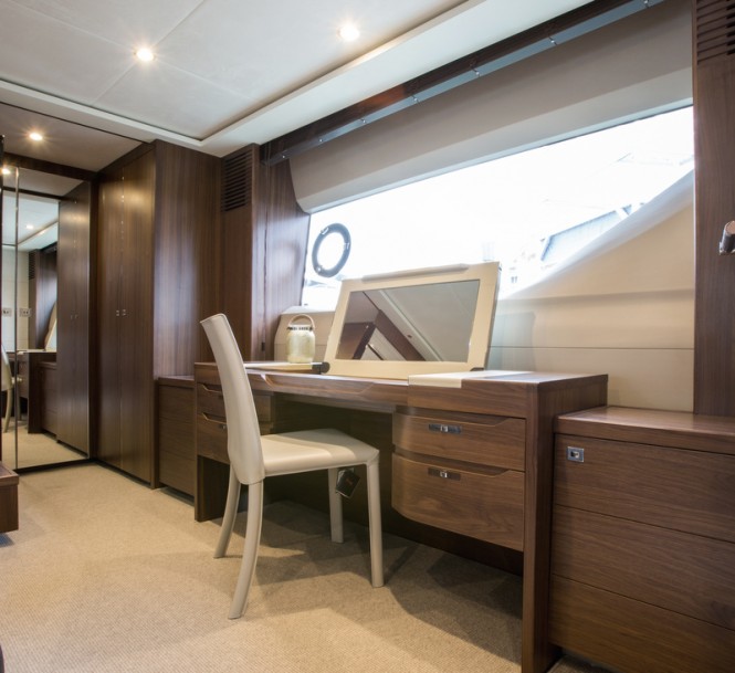 Princess S72 Yacht - Owners Dressing Table