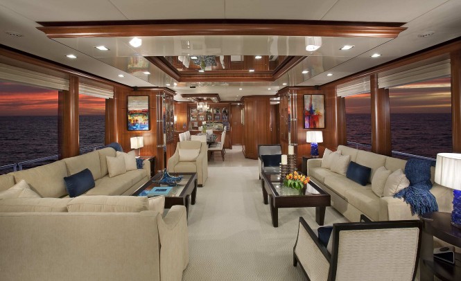 Luxury yacht Aurora - Saloon