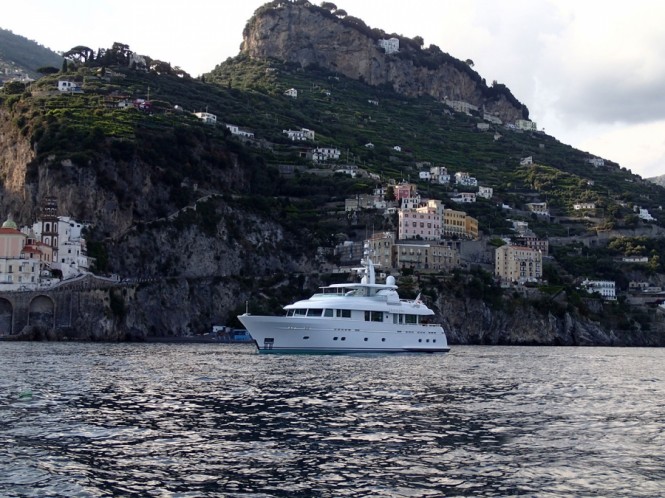 Luxury yacht Belle de Jour