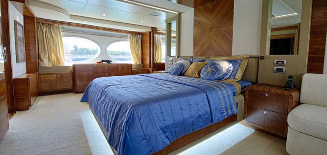 Majesty 105 luxury yacht Le Must - Owners Stateroom