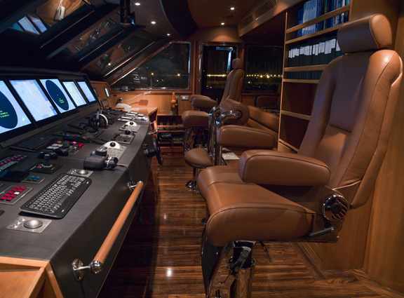 Superyacht Eileen - Wheelhouse