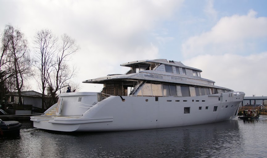Designed by Dubois - Feadship 689 super yacht - Photo by Kees Torn