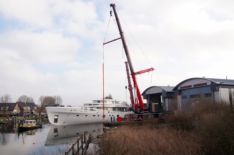 Feadship super yacht hull 689 - Photo by Kees Torn
